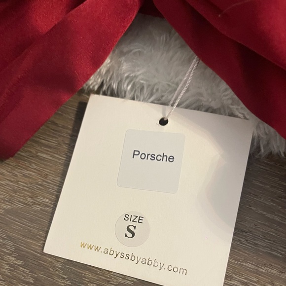 Dark red high slit gown by Abyss by Abby - Picture 5 of 8